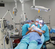 Операционный процесс в клинике по пересадке волос в Стамбуле