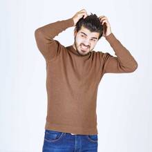 Seborėjinis Dermatitas ir plikimas: Kas jį sukelia?