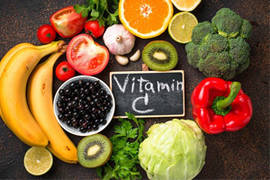 الفيتامينات والأطعمة الواجب تناولها بعد اجراء زراعة الشعر