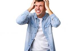 Spuogeliai ant Galvos – priežastys ir gydymo būdai