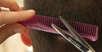 متى وكيف يجب أن يتم قص الشعر بعد عملية زراعة الشعر