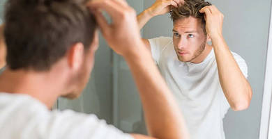 ¿Puede causar la creatina pérdida de pelo?
