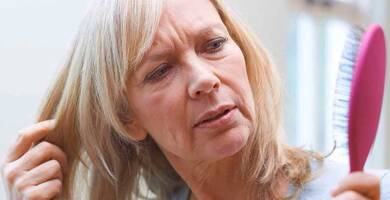 ¿Se recupera el pelo perdido en la menopausia?