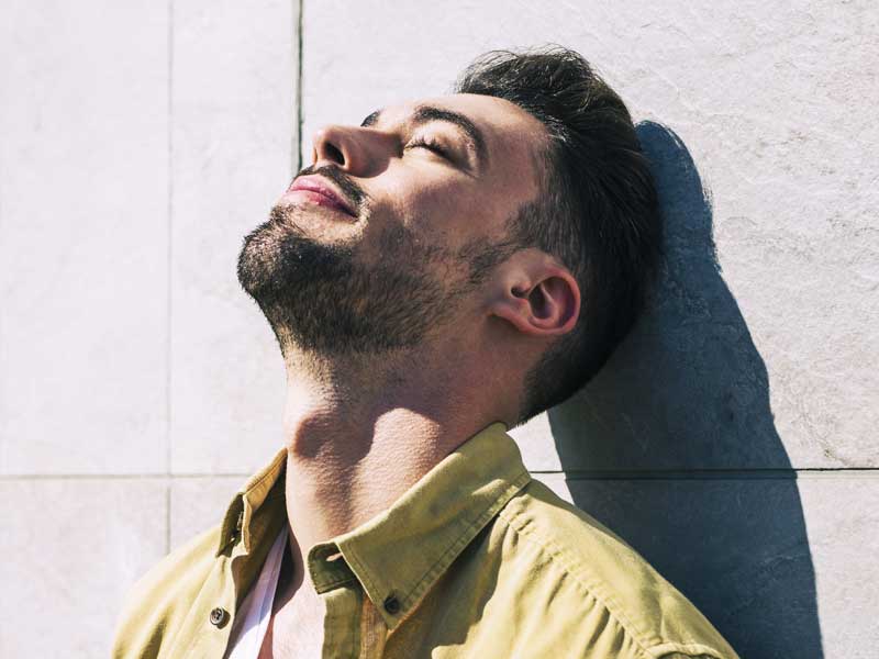 ▷ When Can you Go in the Sun After Hair Transplant? - Clinicana