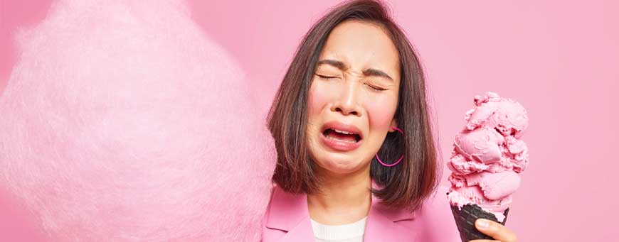 الأطعمة التي تسبب تساقط الشعر: لا تتناولها !!