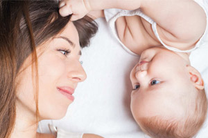 تساقط الشعر عند النساء اثناء فترة الحمل والرضاعة