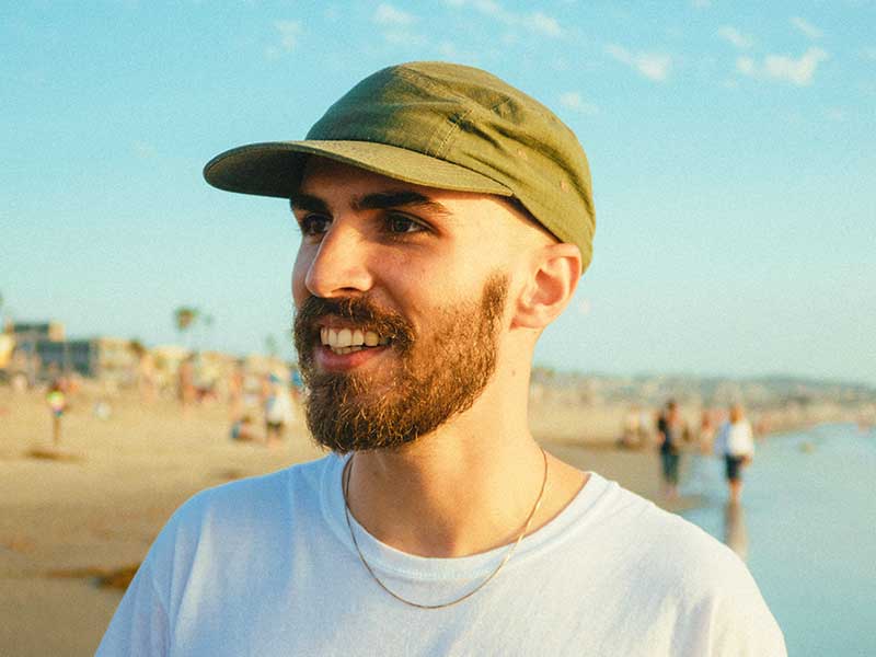 ارتداء القبعة بعد عملية زراعة الشعر-متى وكيف؟